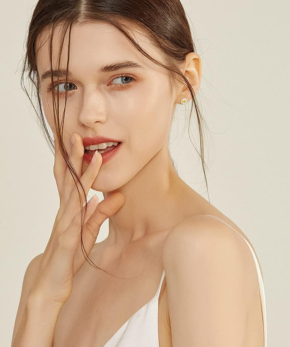 18G Cute Daisy Flower Cartilage Stud Earrings Sterling Silver for Women Girls Dainty Helix Tragus Earring Labret Studs Barbell Screw Back Ear Piercing Jewelry Gifts Hypoallergenic BFF, Metal, New